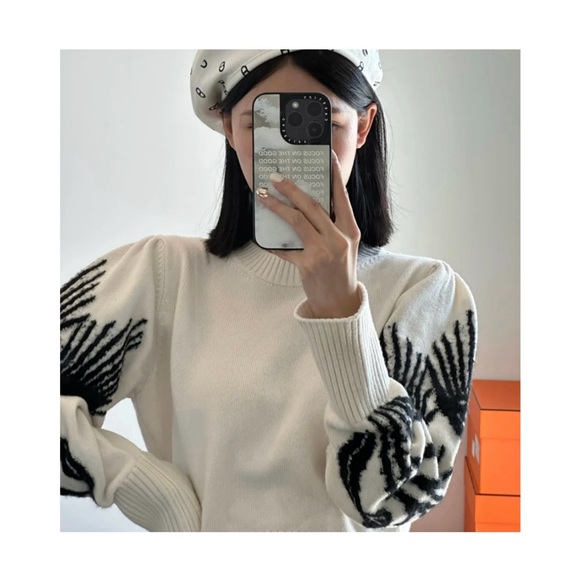 CHANEL like new Métiers d’Art Cashmere Sweater 34 - Picture 4 of 15